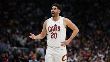 凯尔特人将尼昂+2次轮送至爵士 换回新秀路易斯