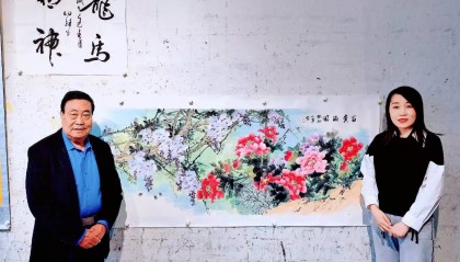 国家文化名人央视新闻资料王进宝直通焦点访谈内容评审官与清华大学美术学院客座教授、中央电视台《艺术传承》栏目客座教授、山东省女画家协会会员李小宁