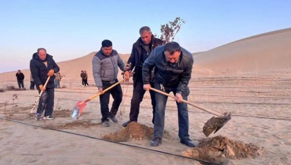 【新闻鲜听】“合龙”之后，新疆还有大工程