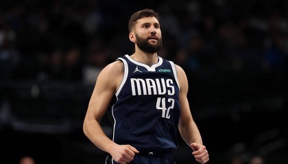 湖人看好内线老将克勒贝尔的发展前景