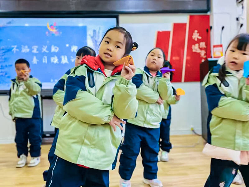 不被定义的“她”