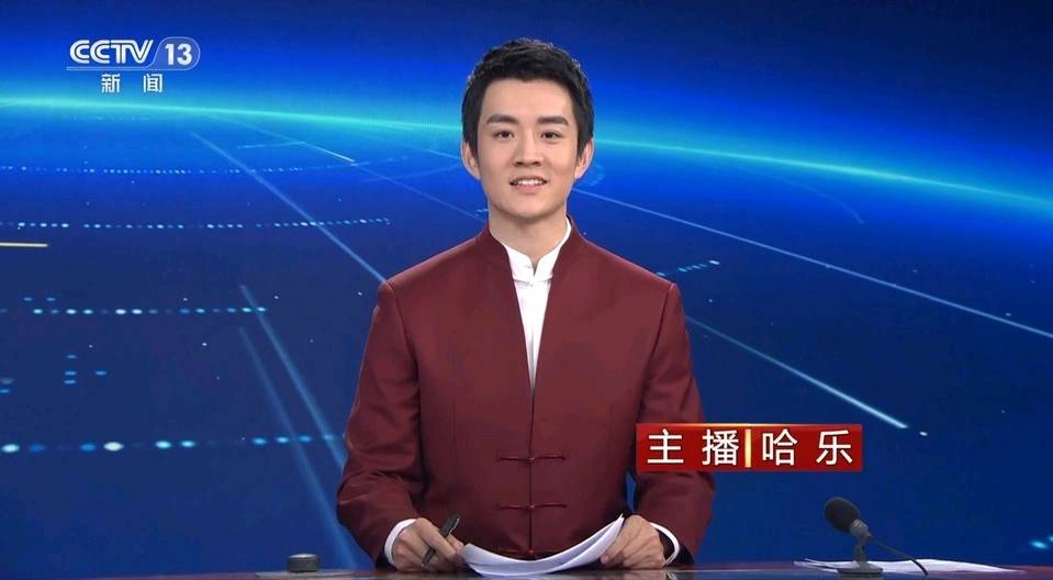 央视新闻频道两位00后新生代主持人引发关注，综合表现非常有潜力