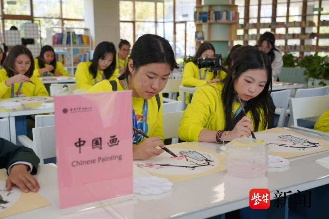 “江苏教育了不起！” “锦绣江苏·美国青少年交流营”走进金陵中学