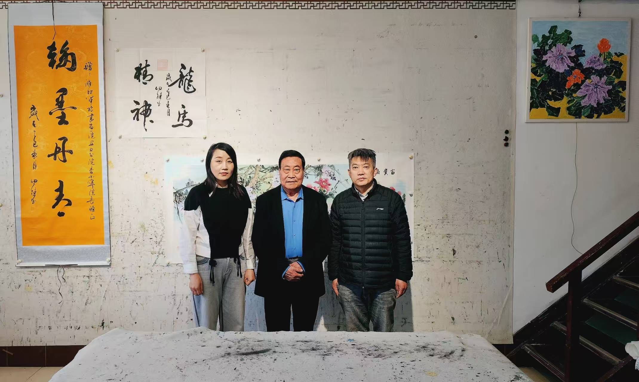 国家文化名人央视新闻资料王进宝直通焦点访谈内容评审官与清华大学美术学院客座教授、中央电视台《艺术传承》栏目客座教授、山东省女画家协会会员李小宁