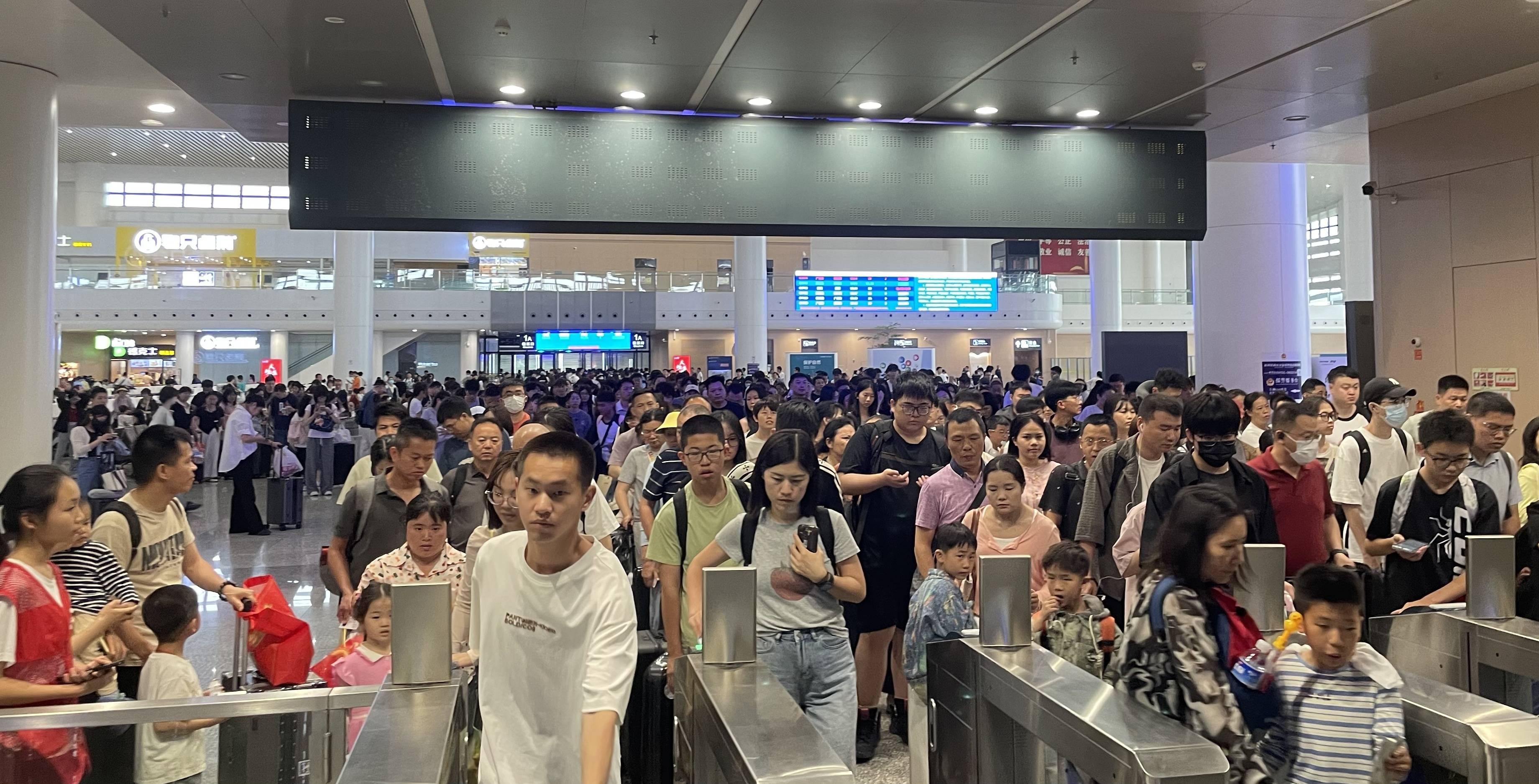 同比上升28.48%！惠州市“五一”发送旅客近百万人次