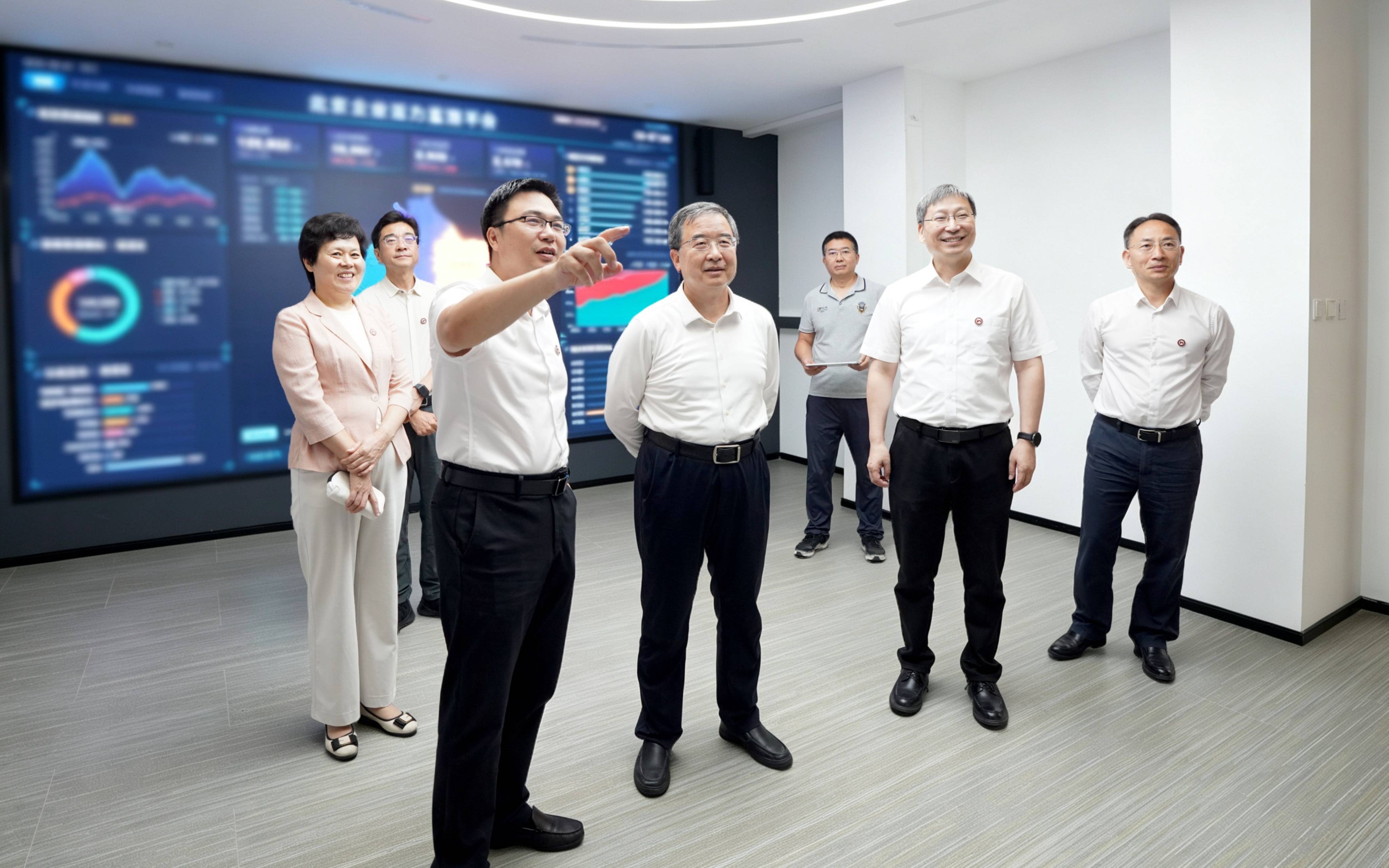 搭建北京经济社会发展系列监测平台，首经贸融创智谷平台启用